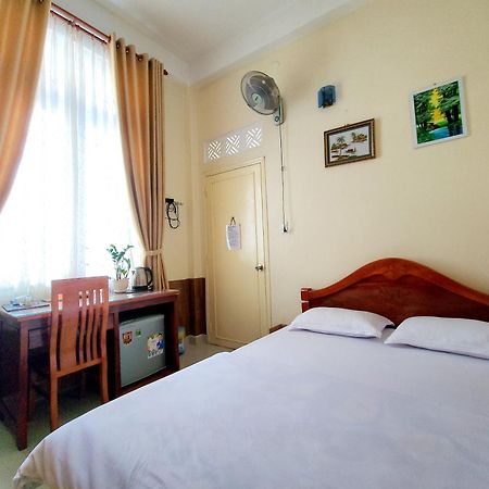 Binh Dao Hotel - Khach San Ngay Trung Tam Gia Re 달랏 외부 사진