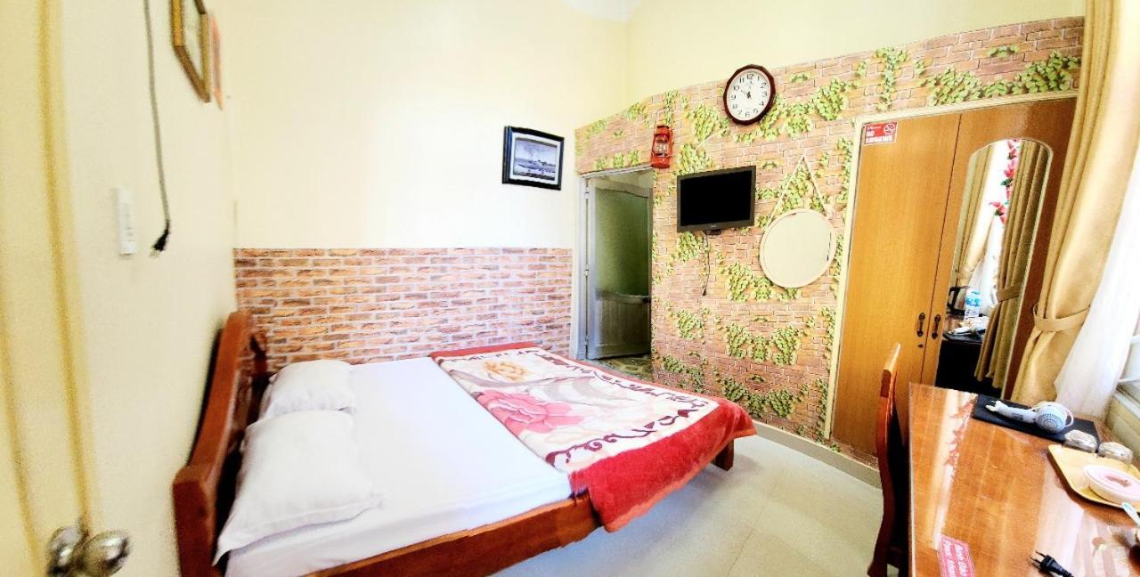 Binh Dao Hotel - Khach San Ngay Trung Tam Gia Re 달랏 외부 사진