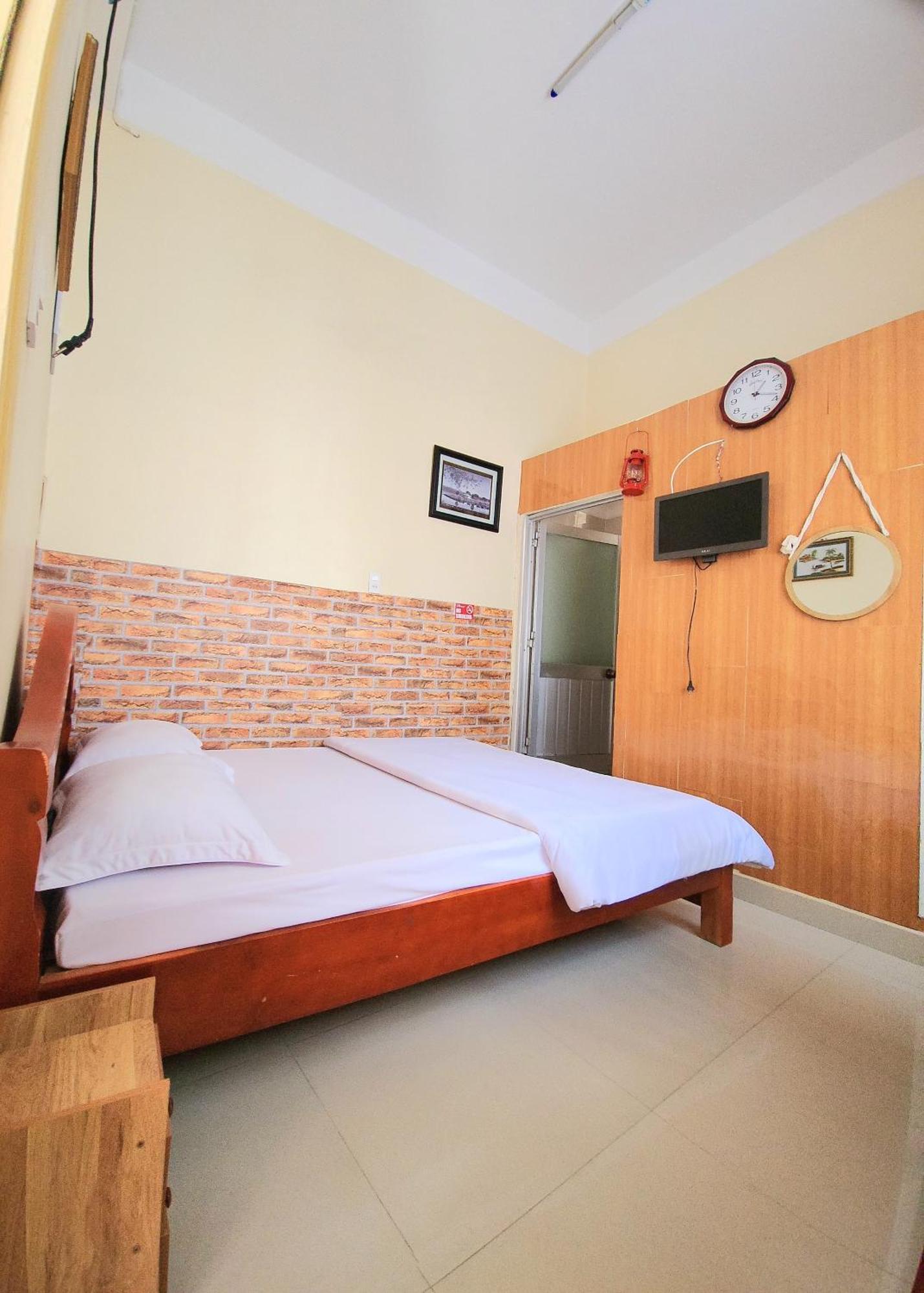 Binh Dao Hotel - Khach San Ngay Trung Tam Gia Re 달랏 외부 사진