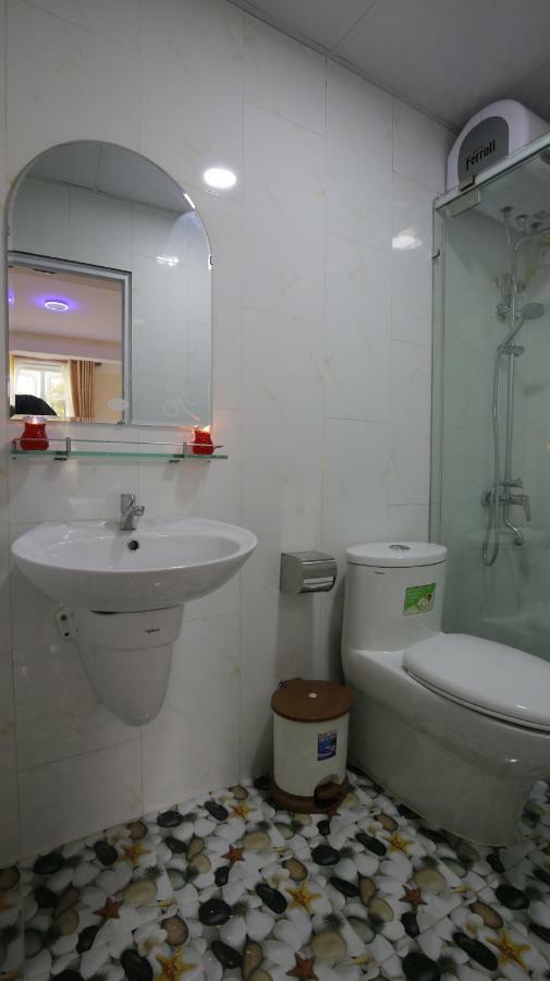 Binh Dao Hotel - Khach San Ngay Trung Tam Gia Re 달랏 외부 사진
